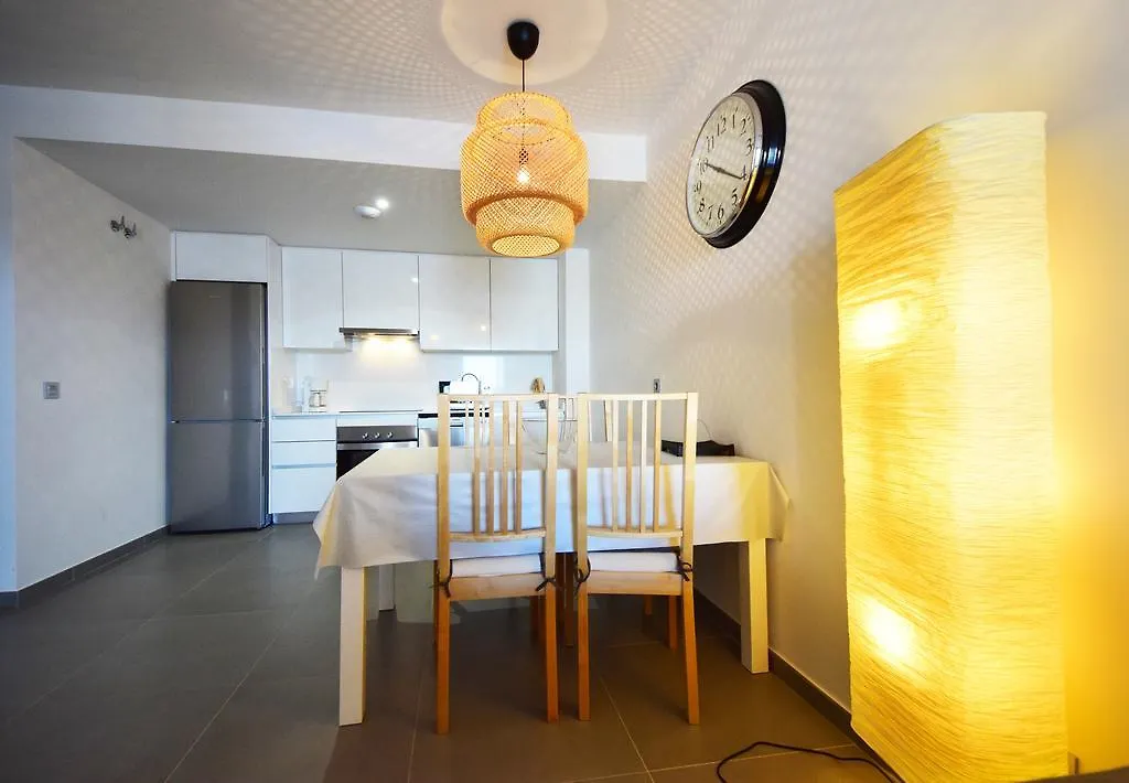Magnificent Apartment On The Beach 